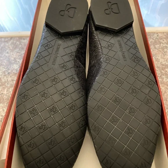 Brand New Womens Donald/Pliner Silver Glitter Suede shoes Size 7 - Picture 3 of 4